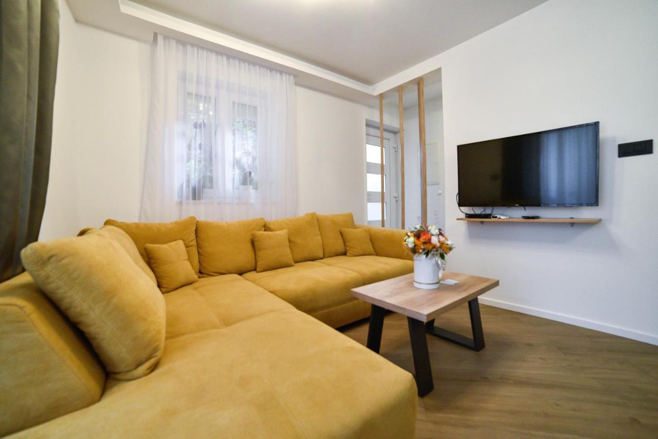 Luxury Apartment Knezovic Синь Экстерьер фото
